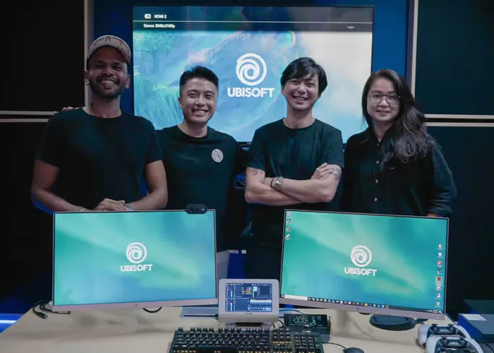 Tim audio Ubisoft Singapura bekerja di Studio Blue dengan perangkat Neumann