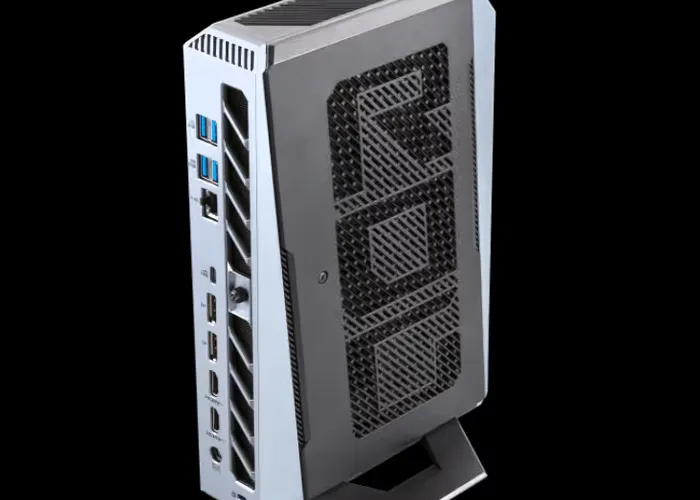 Port dan konektivitas lengkap ROG GR70 termasuk USB, HDMI, dan DisplayPort