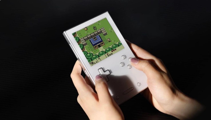 Ayaneo Luncurkan Konsol Genggam Retro Bergaya Game Boy dengan Harga Lebih Terjangkau