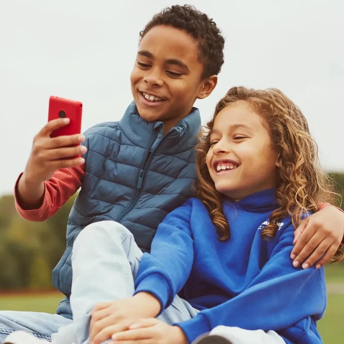 Anak Punya HP Sendiri? Waspada Risiko Depresi dan Gangguan Tidur yang Mengintai