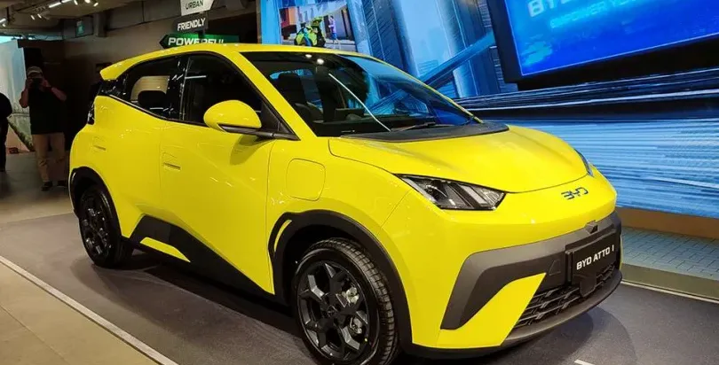 Luther Panjaitan, Head of PR & Government Relations BYD Indonesia, menjelaskan rencana perusahaan leasing