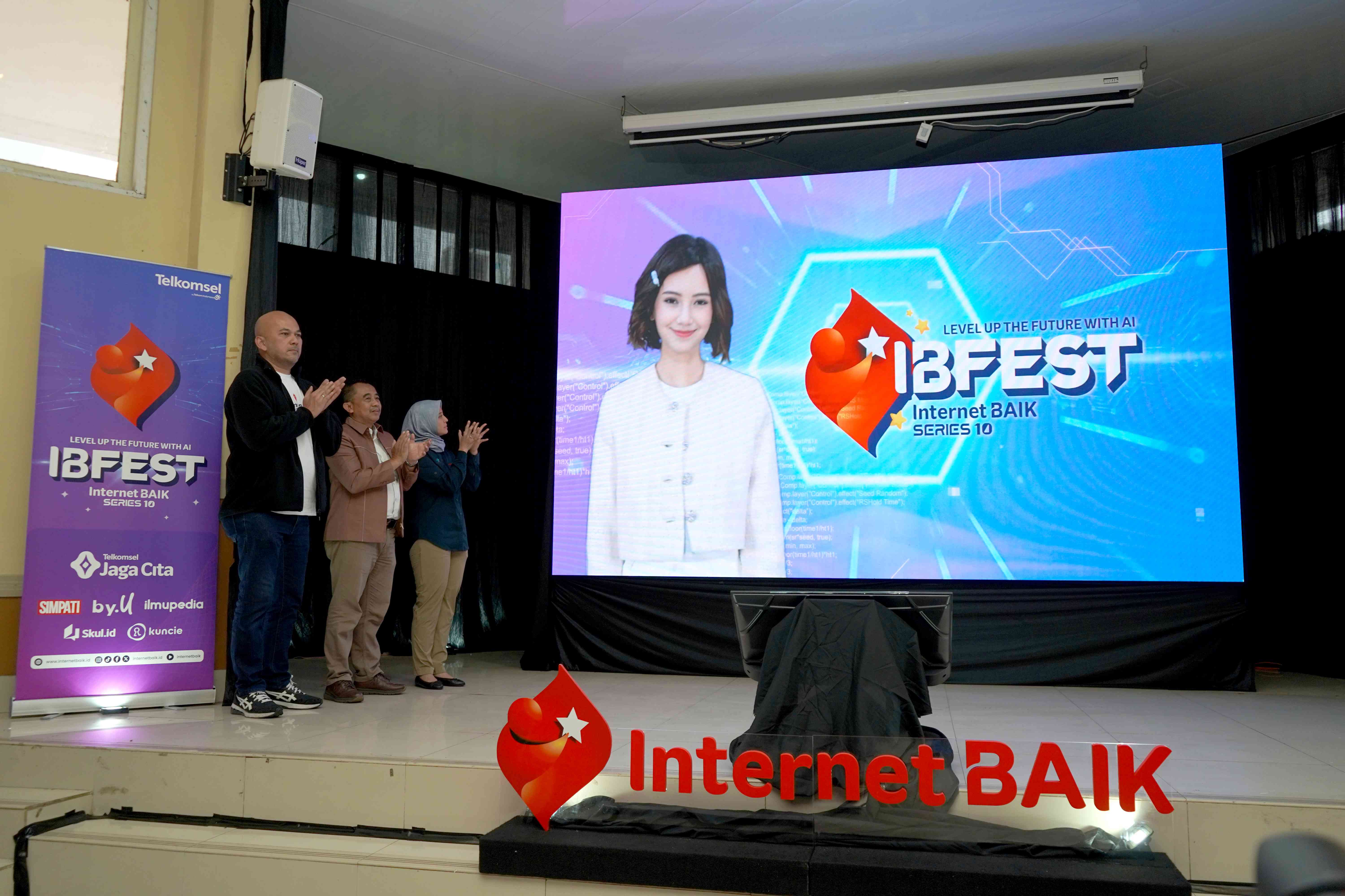 IBFEST Series 10 Dimulai, Telkomsel Dorong Literasi AI Pelajar di Empat Kota