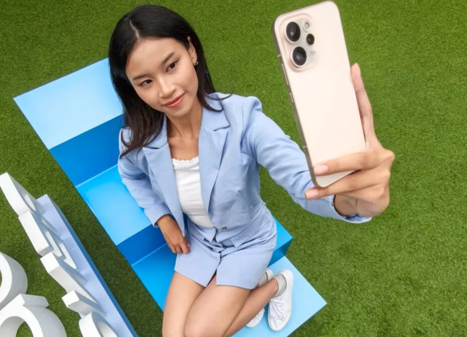 Layar Bezel Tipis Reno15