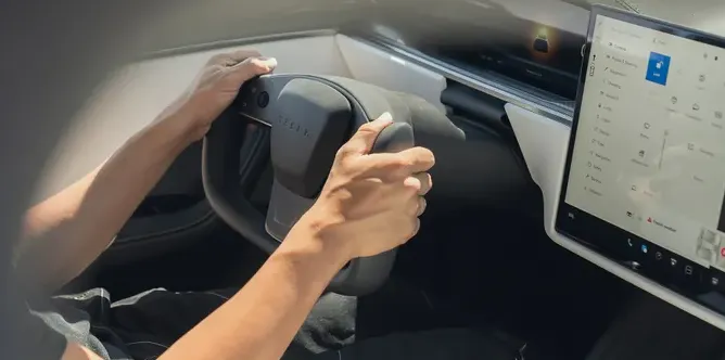 China Larang Setir Yoke, Akhir Era Gaya Tesla?