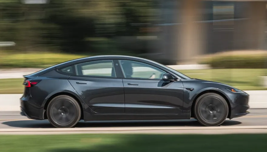 Tesla Akhirnya Ganti Nama Autopilot, Ini Alasan dan Dampaknya