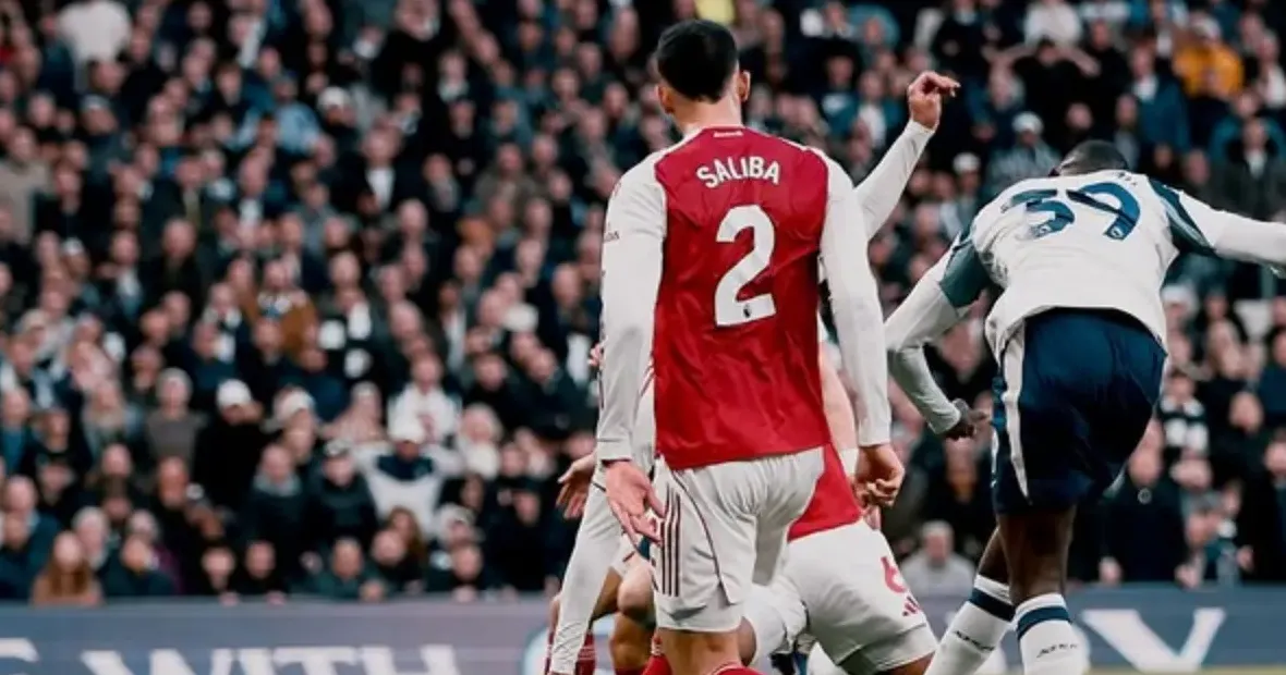 Arsenal Kokoh di Puncak Klasemen Liga Inggris Usai Permalukan Tottenham 1-4