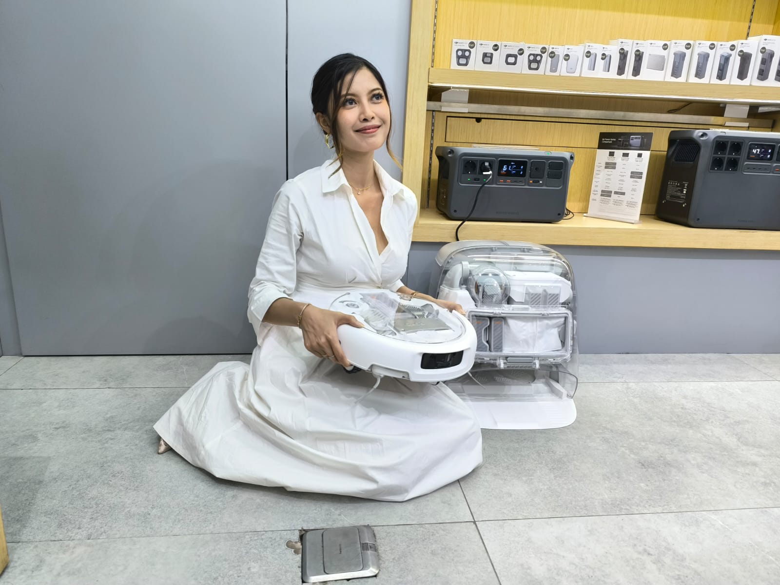 Content image for article: DJI Romo Resmi Meluncur, Robot Vacuum Canggih Berteknologi Drone