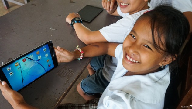 Pemerintah Tunda Aturan Larangan Akses Media Sosial bagi Anak di Bawah 16 Tahun