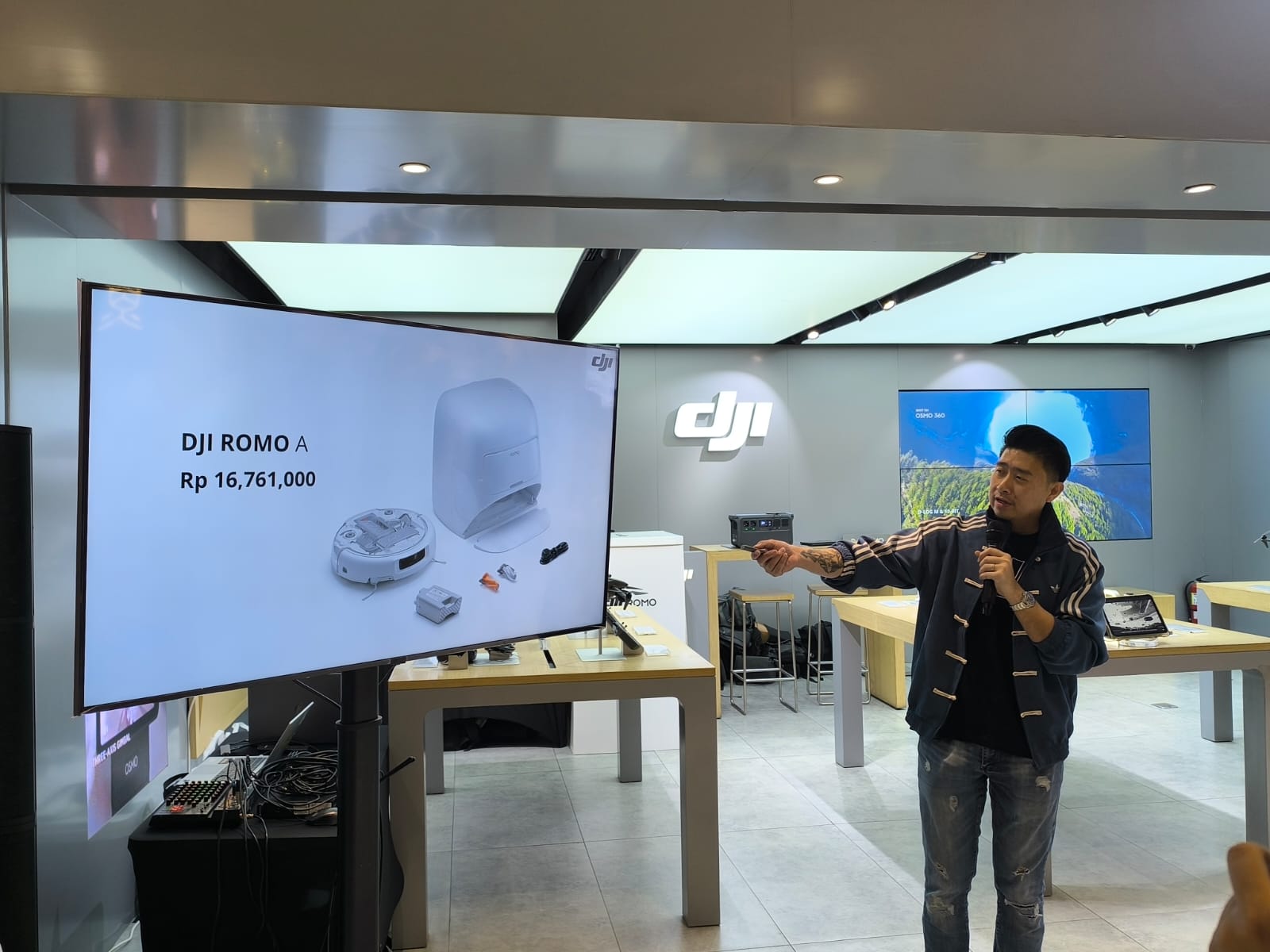 DJI Romo Resmi Meluncur, Robot Vacuum Canggih Berteknologi Drone