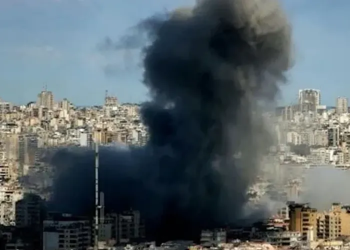 Trump fed a daily propaganda reel of Iran ‘stuff blowing up’: NBC