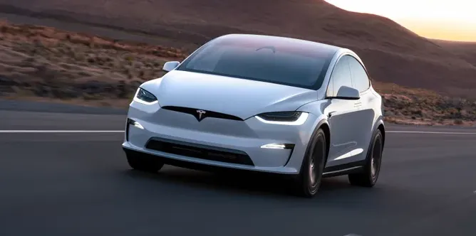 Bocoran Tesla: Bukan Minivan, Tapi "Sesuatu yang Lebih Keren"