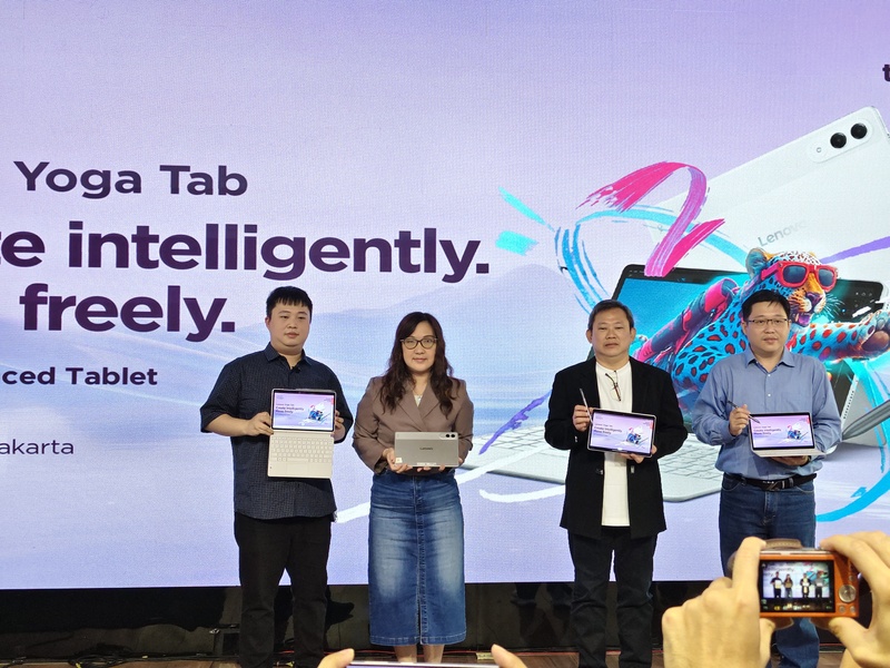 Lenovo Luncurkan Tablet AI Ultra Tipis Mulai Rp10 Jutaan