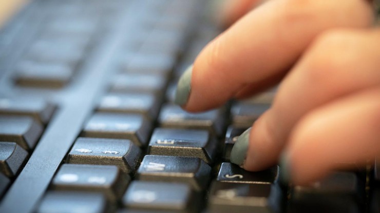 Meta Akui Rekam Aktivitas Karyawan untuk Latih AI