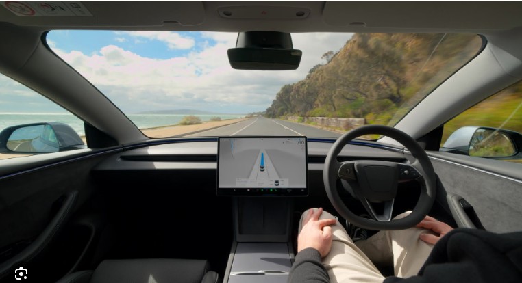 Elon Musk Akui Fitur FSD di Tesla Perlu Upgrade Hardware