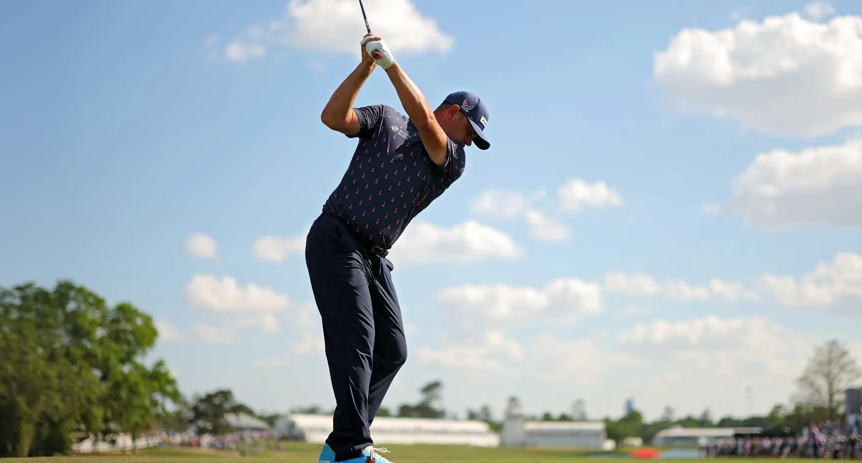 Gary Woodland melakukan tee shot pada hole ke-17 di final Houston Open 2026