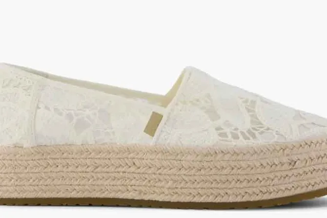 Contoh outfit wanita di The Masters