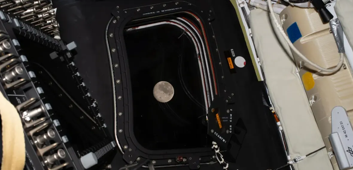 Artemis II Astronot Kembali ke Bumi Usai Jelajahi Sisi Jauh Bulan