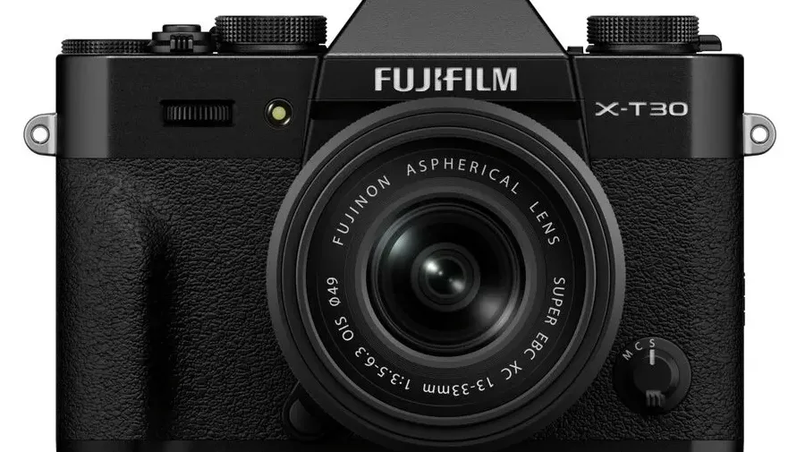 Fujifilm X-T30 III dengan desain vintage dan grip